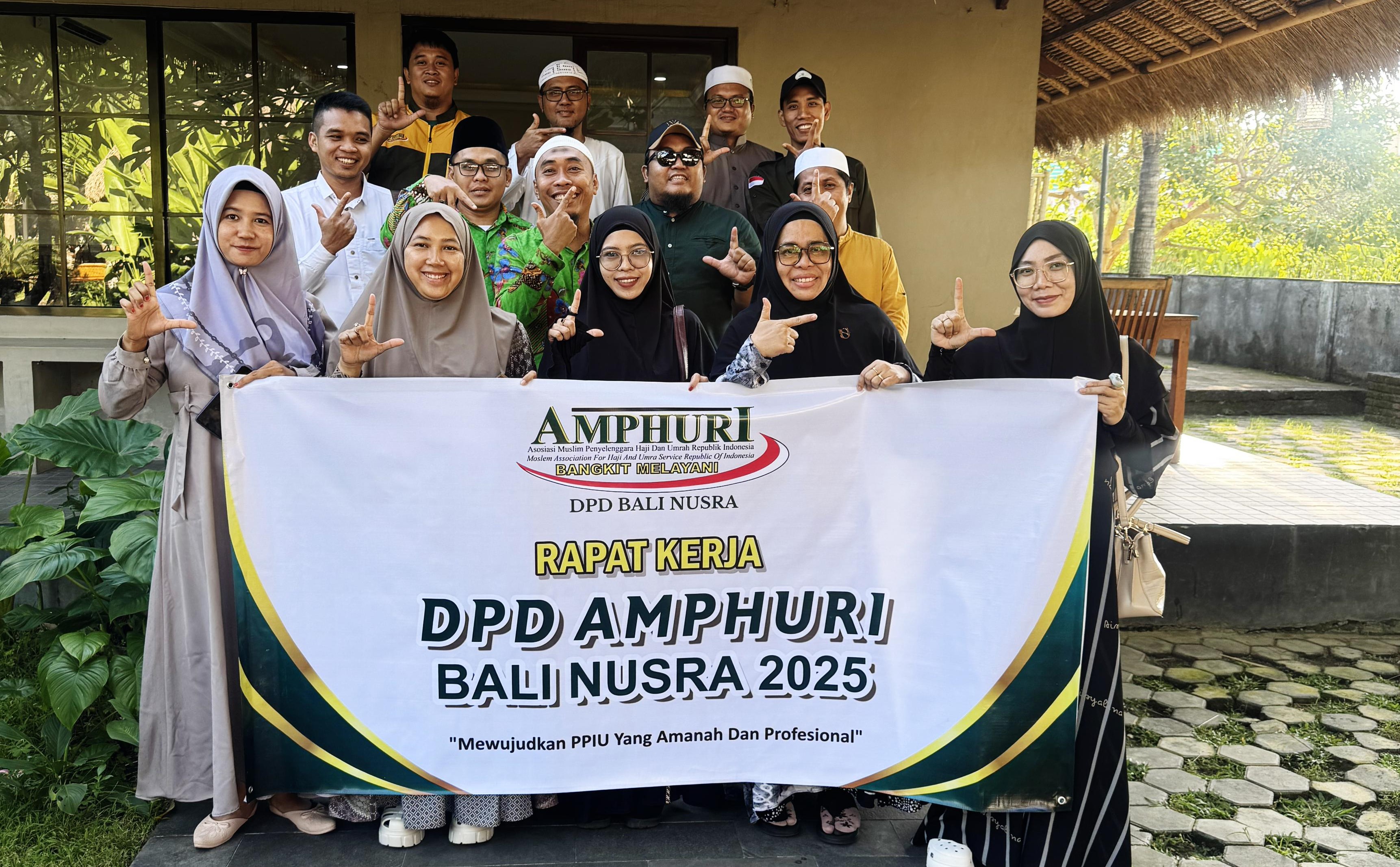 AMPHURI Tolak Legalisasi Umrah Mandiri